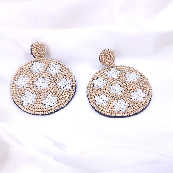 Seed bead earring, handmade, made in India, Star seed bead earring, ONLY 1 LEFT! - Picture 4 of 6